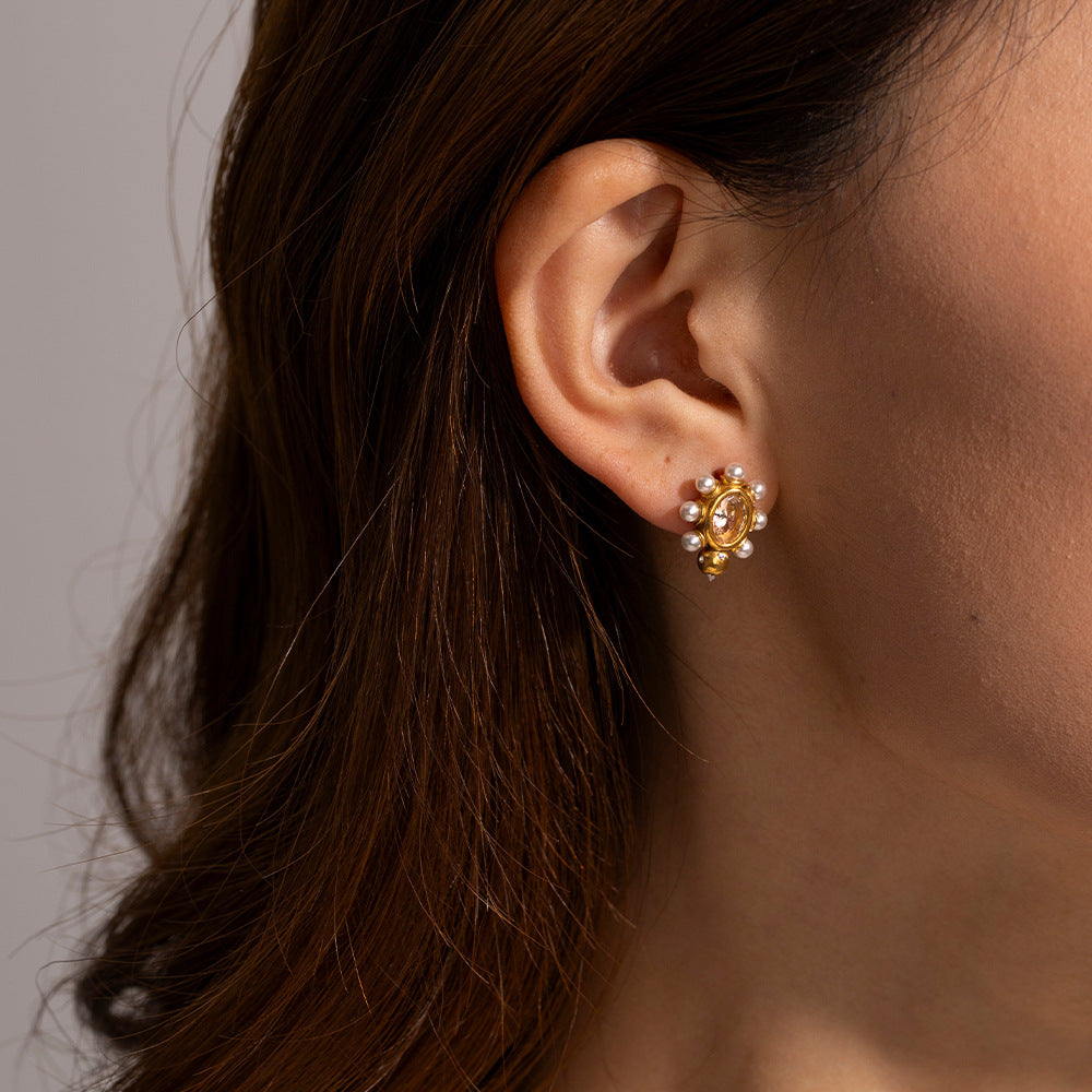 Jolanda - Elegant Natural Pearls Gold Earrings