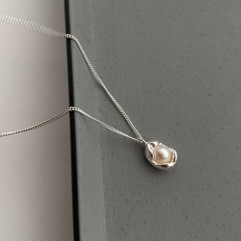 Faye - Vintage Geometric Pearl Necklace