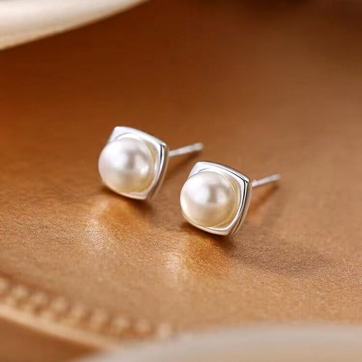 Karin - Trendy Freshwater Pearls Earrings