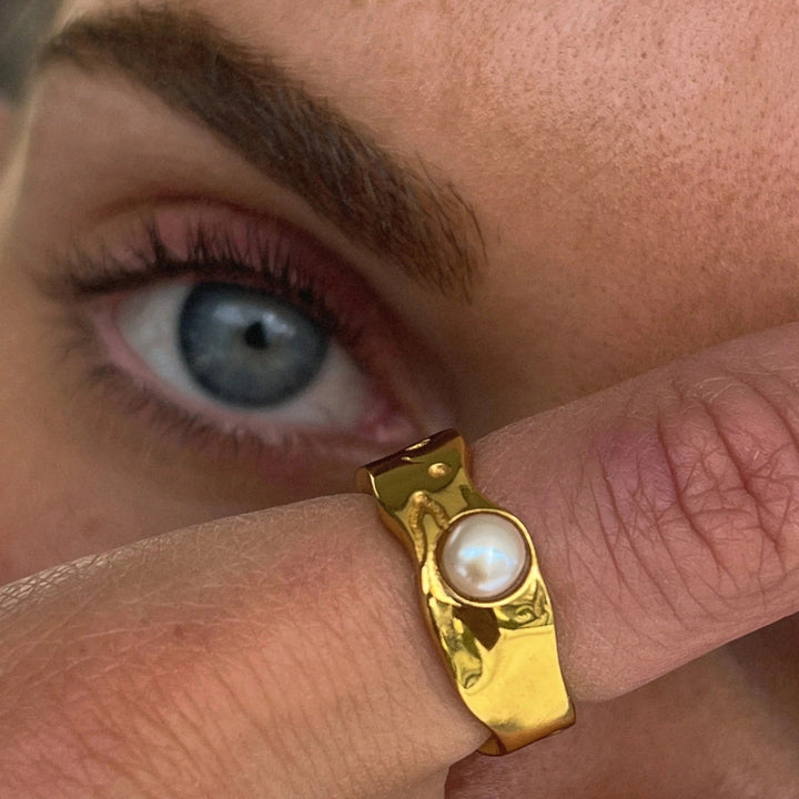 Marlou - Vintage Natural Gold Pearl Ring