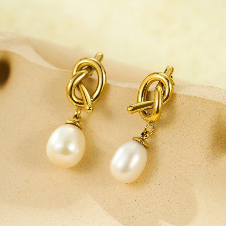 Ilona - Vintage Round Pearls with Gold Earrings